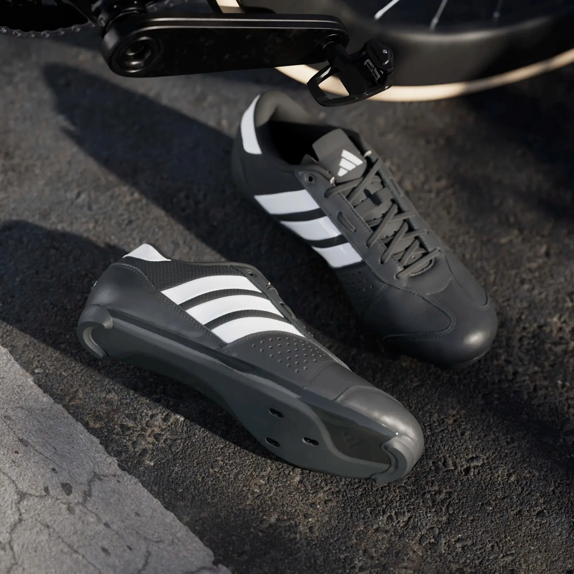 Adidas Heritage Road shoes - Black