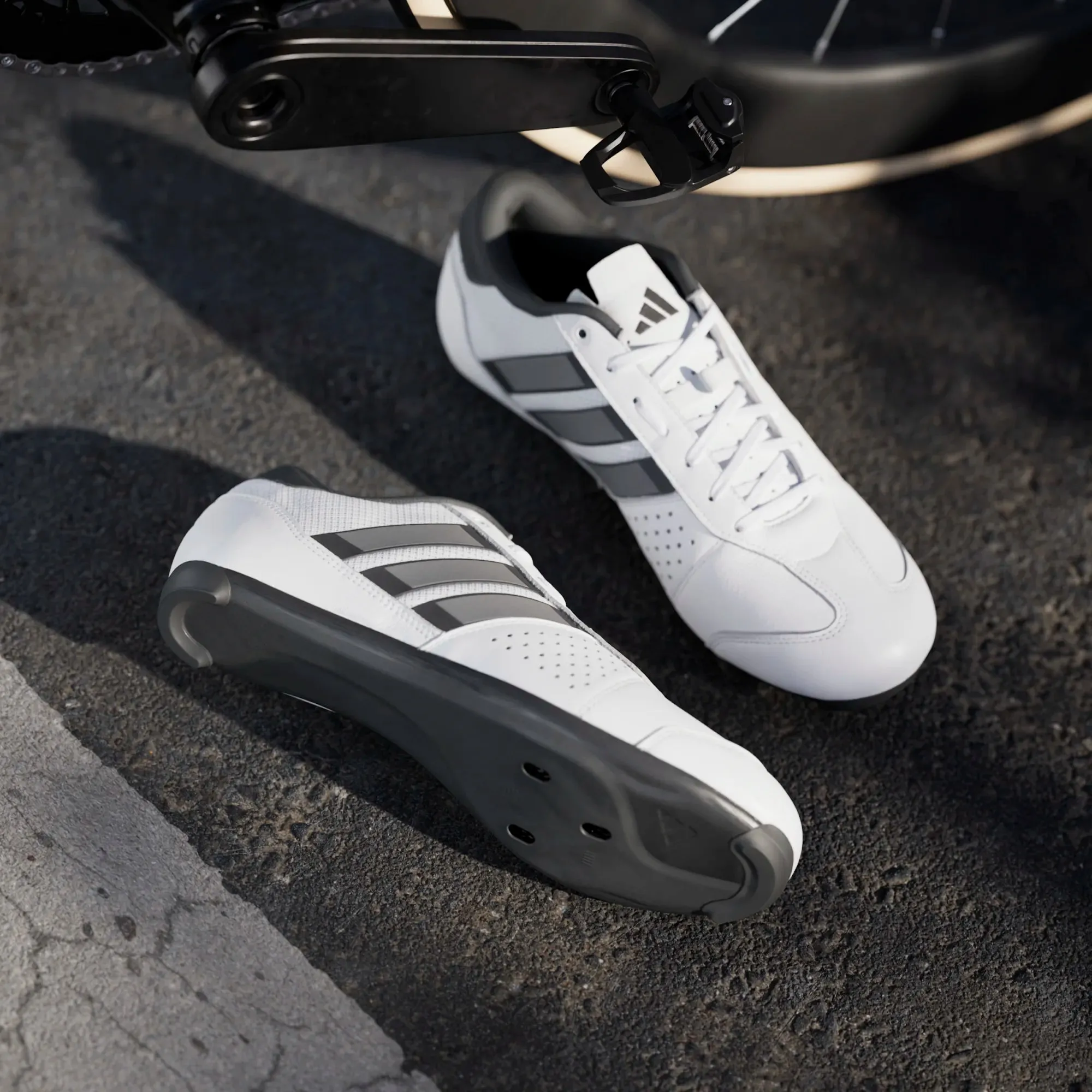 Adidas Heritage Road shoes - White