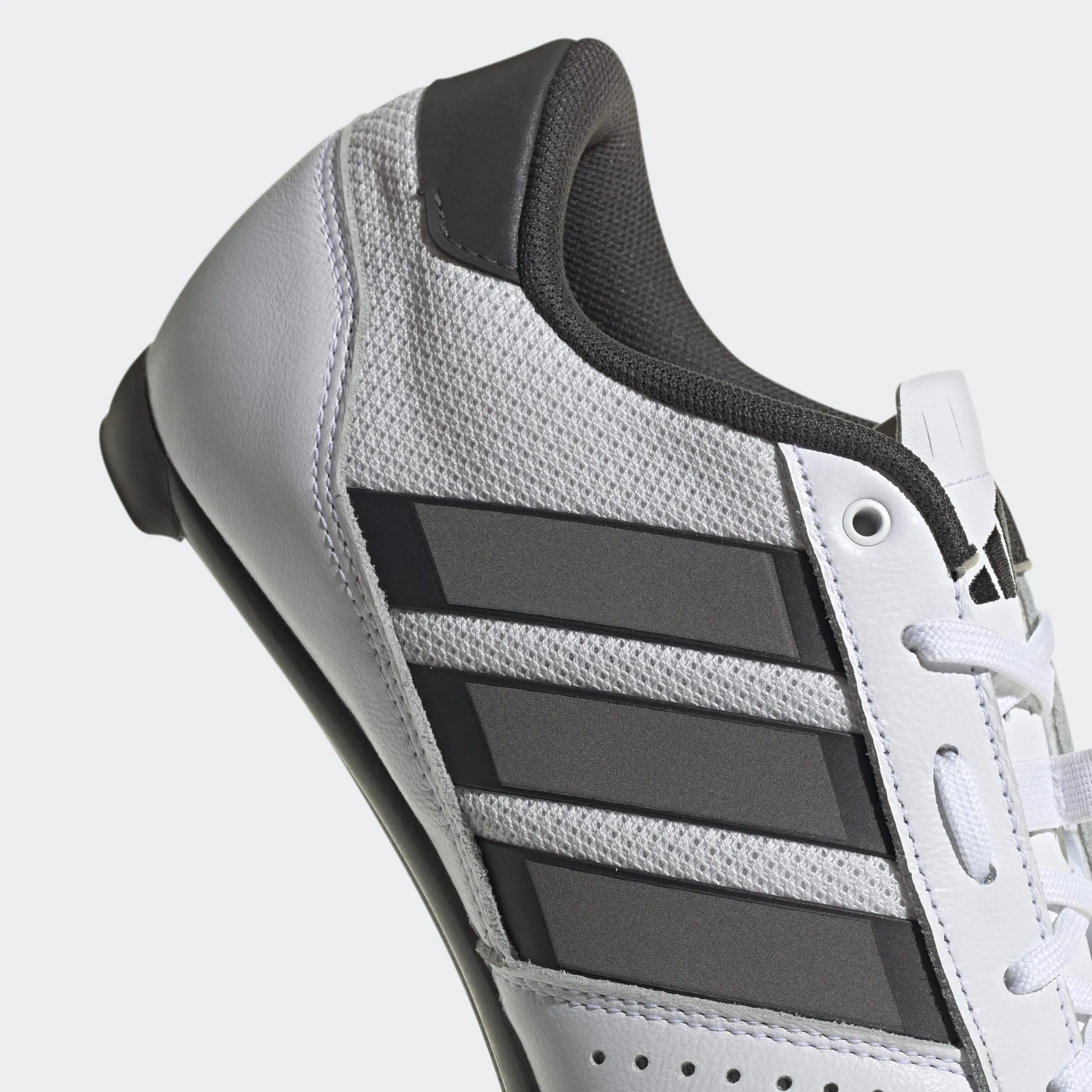 Adidas Heritage Road shoes - White
