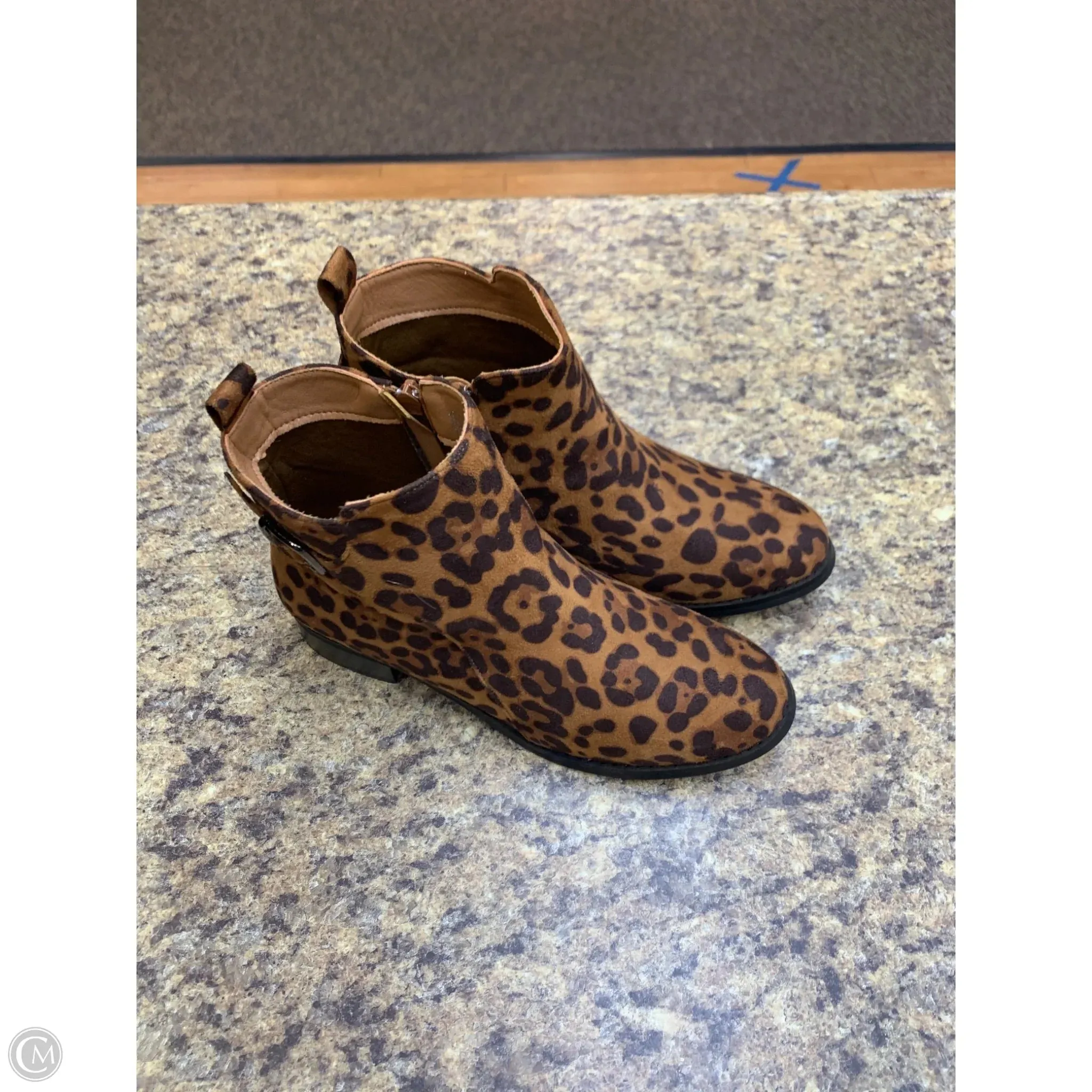 Boots Ankle Flats By Cmf In Leopard Print, Size: 8