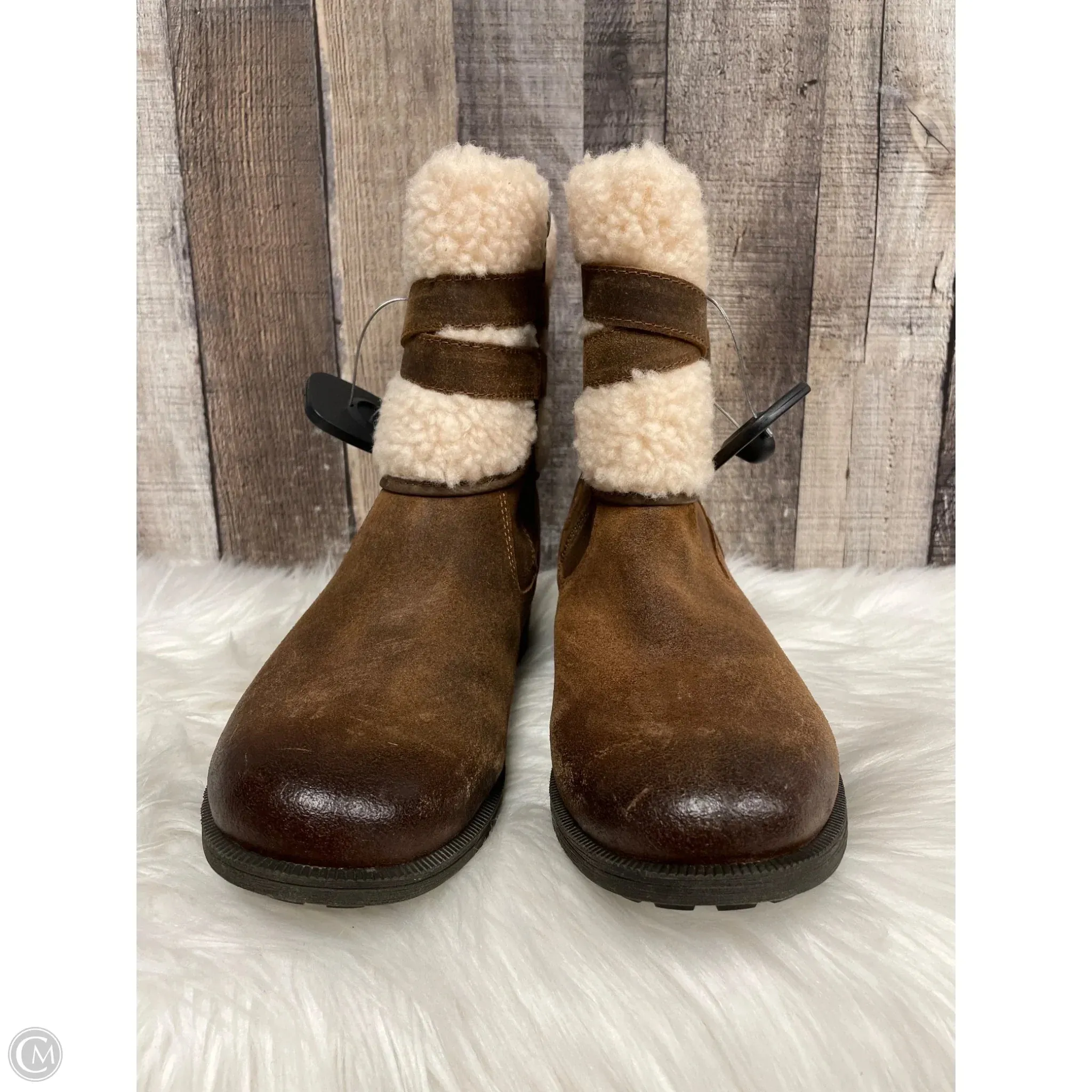 Boots Designer By Ugg In Brown, Size: 9.5