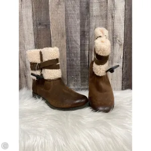 Boots Designer By Ugg In Brown, Size: 9.5