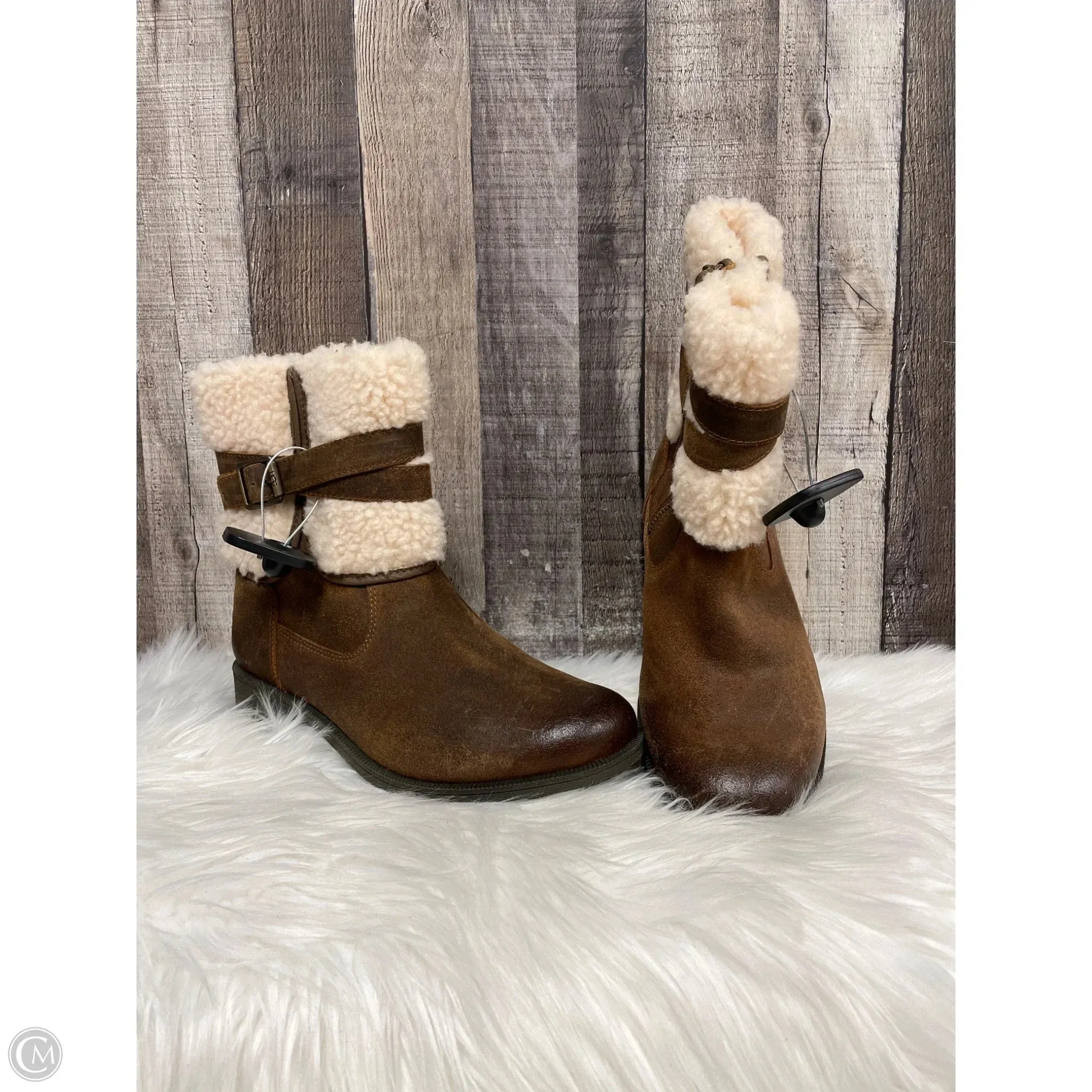 Boots Designer By Ugg In Brown, Size: 9.5
