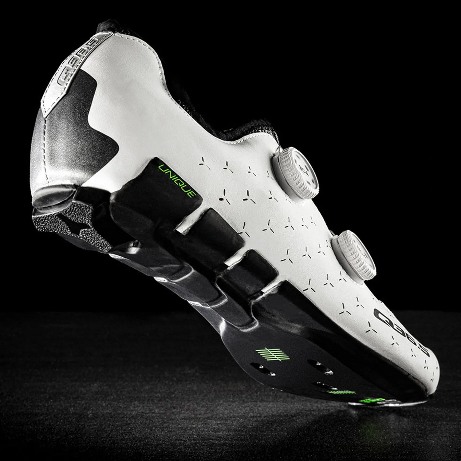 Q36.5 Unique Road shoes - White