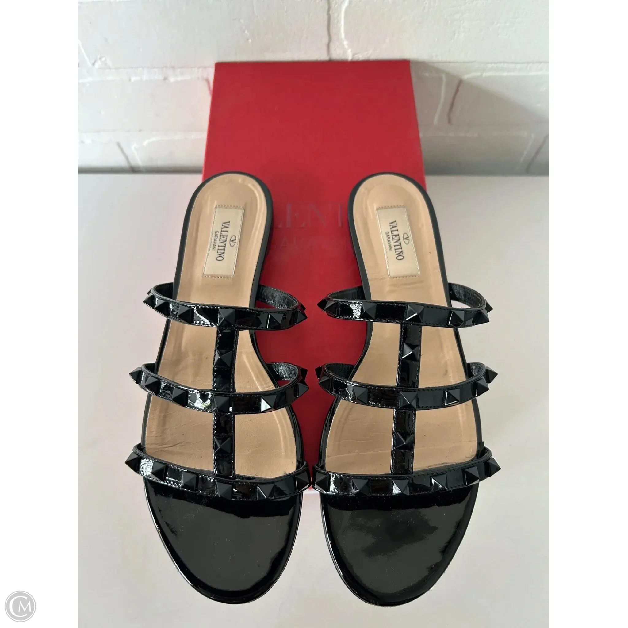 Sandals Luxury Designer By Valentino-garavani In Black, Size: 7.5