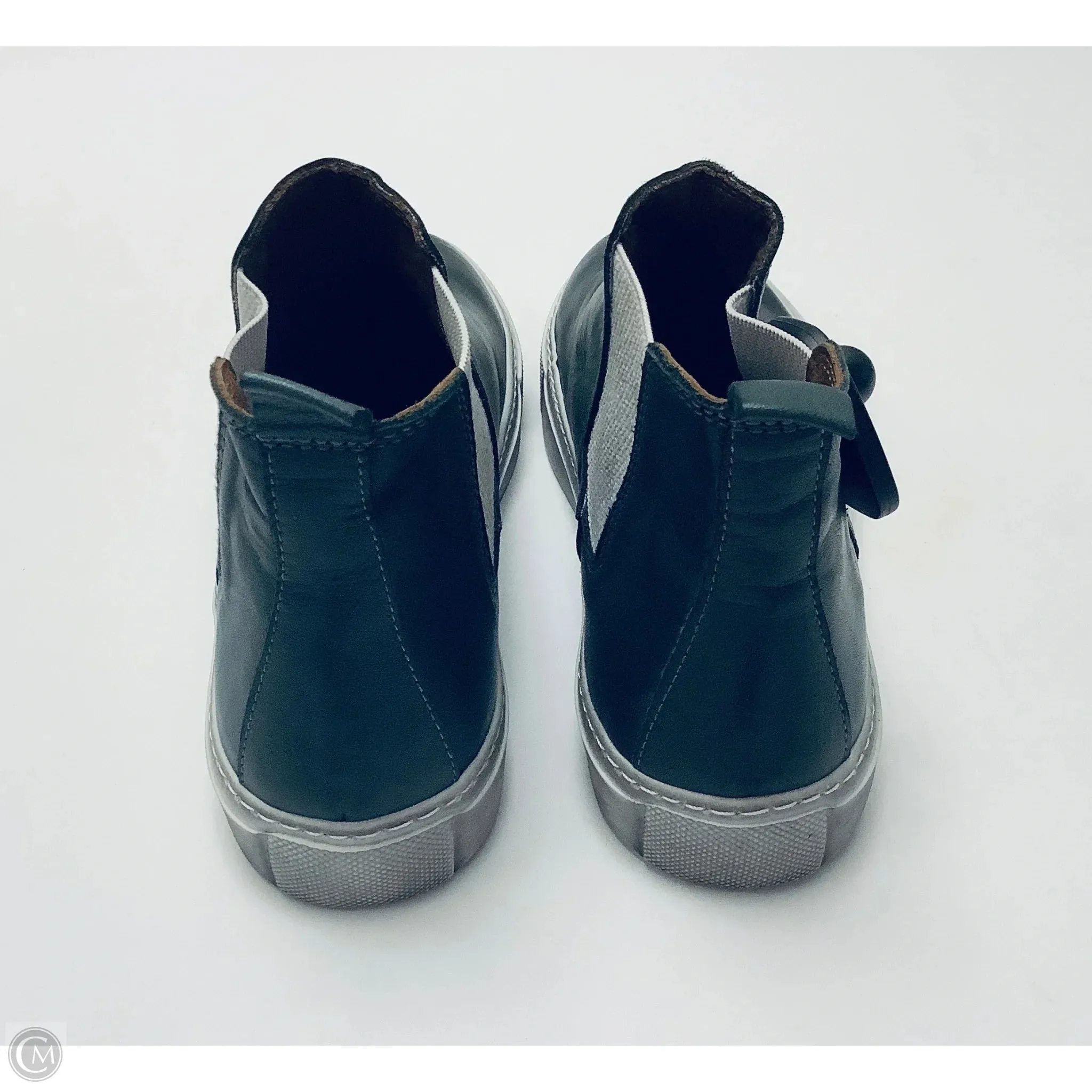 Shoes Flats By Bueno In Grey, Size: 8.5