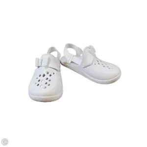 Shoes Flats By Chacos In White, Size: 9