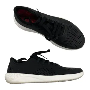 Shoes Sneakers By Crocs In Black, Size:9