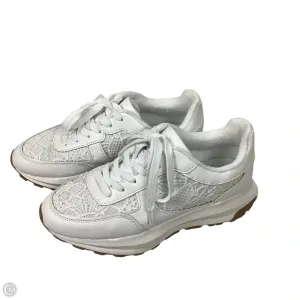 Shoes Sneakers By Jelly Pop In White, Size: 9