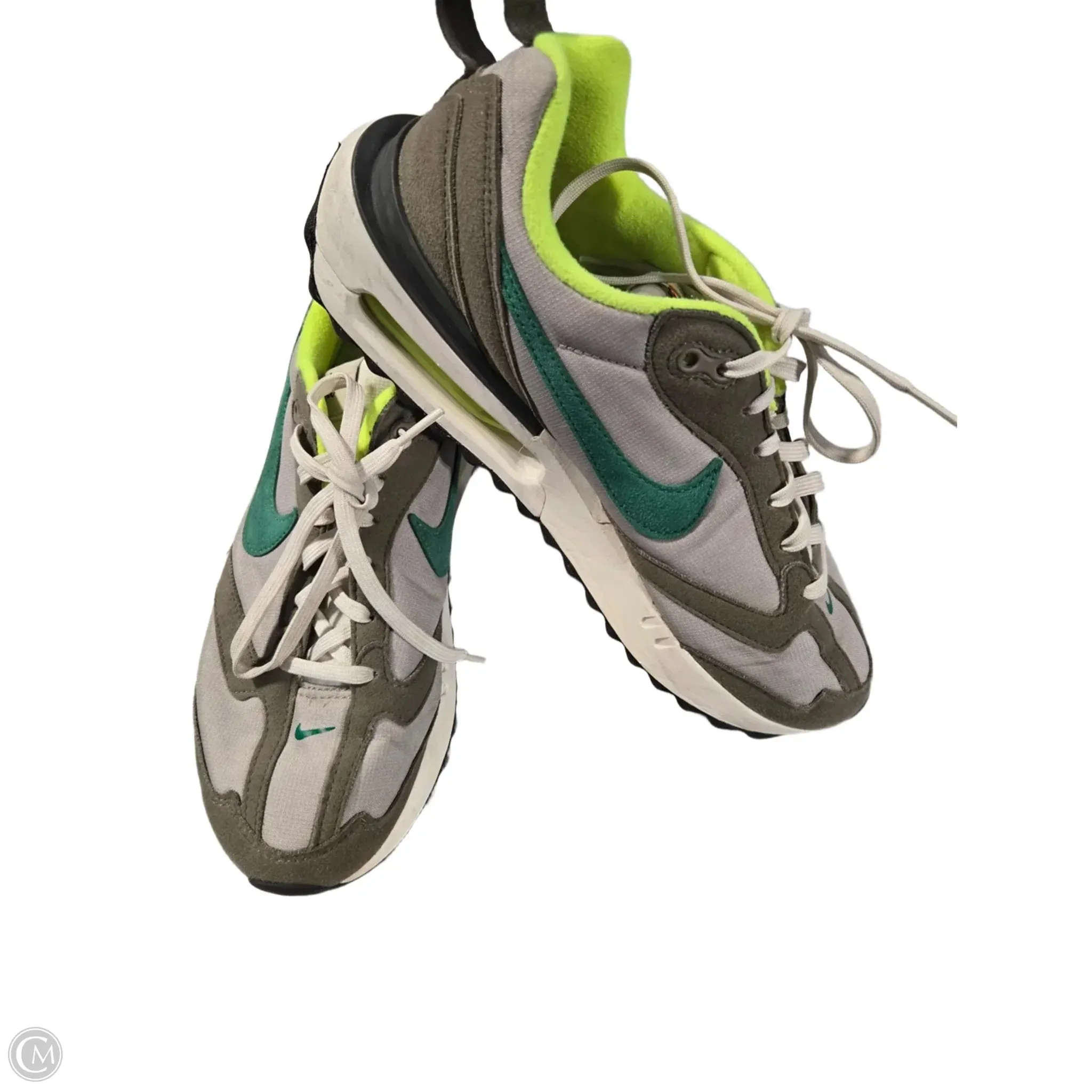Shoes Sneakers By Nike In Beige, Size: 7.5