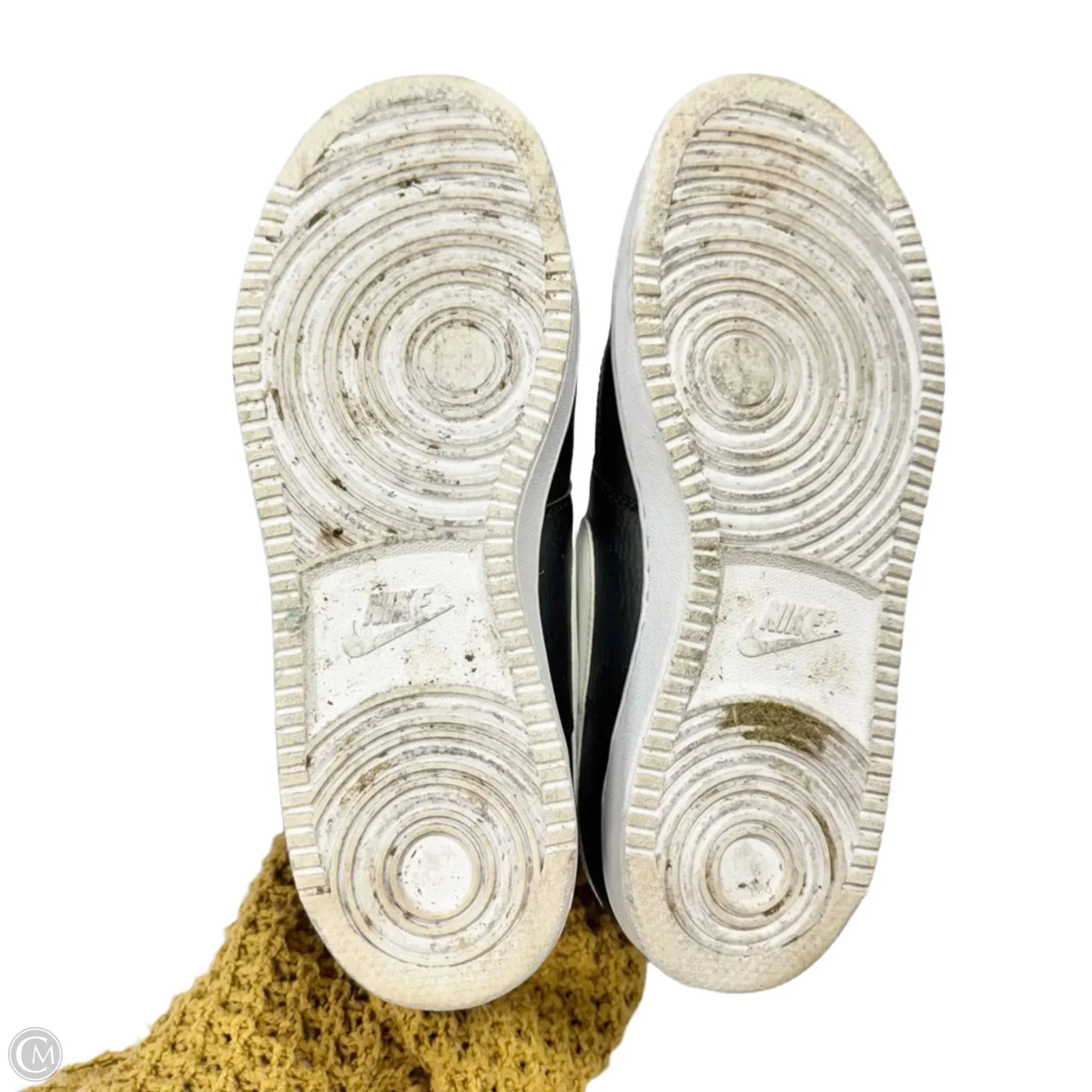 Shoes Sneakers By Nike In Black & White, Size: 10