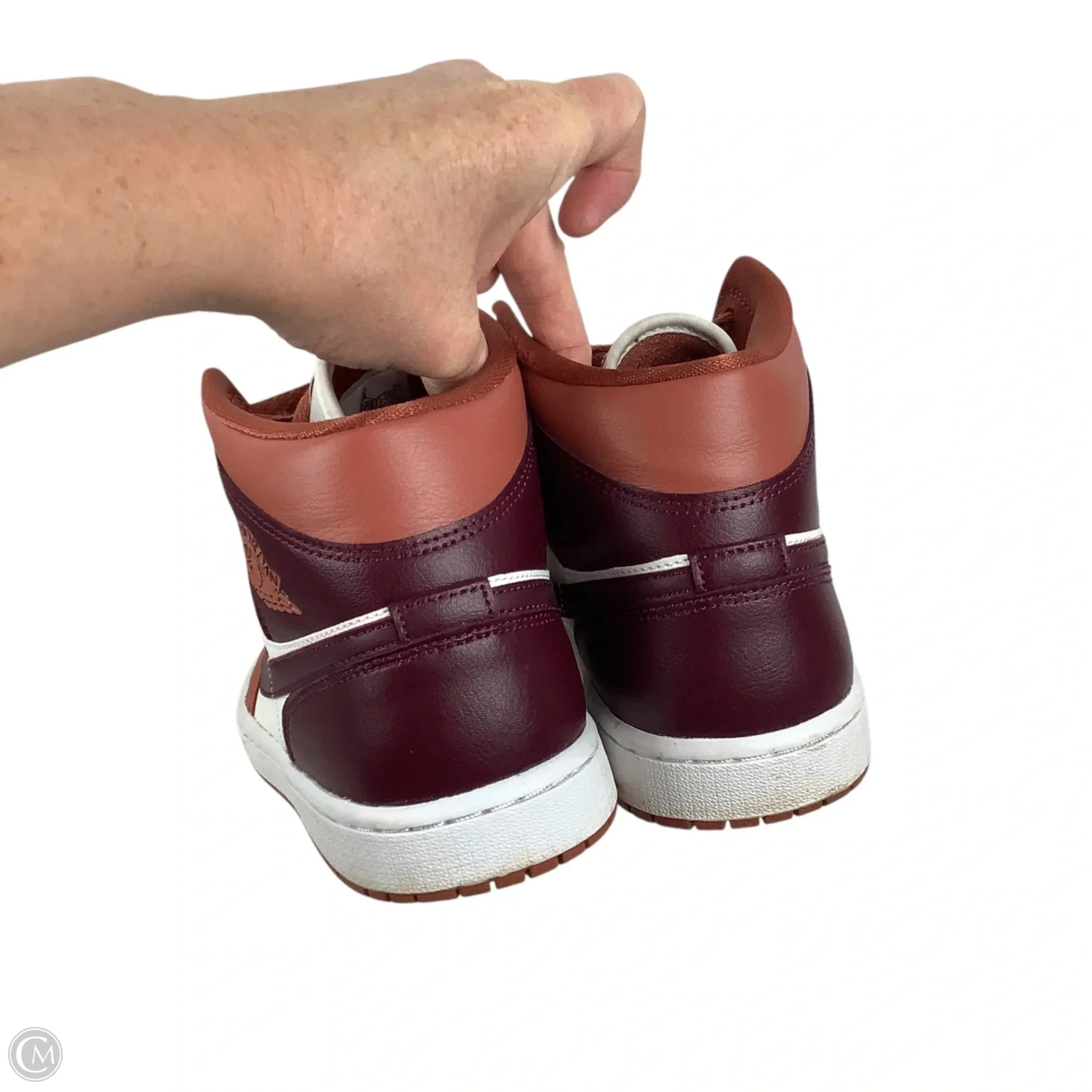 Shoes Sneakers By Nike In Brown, Size: 9