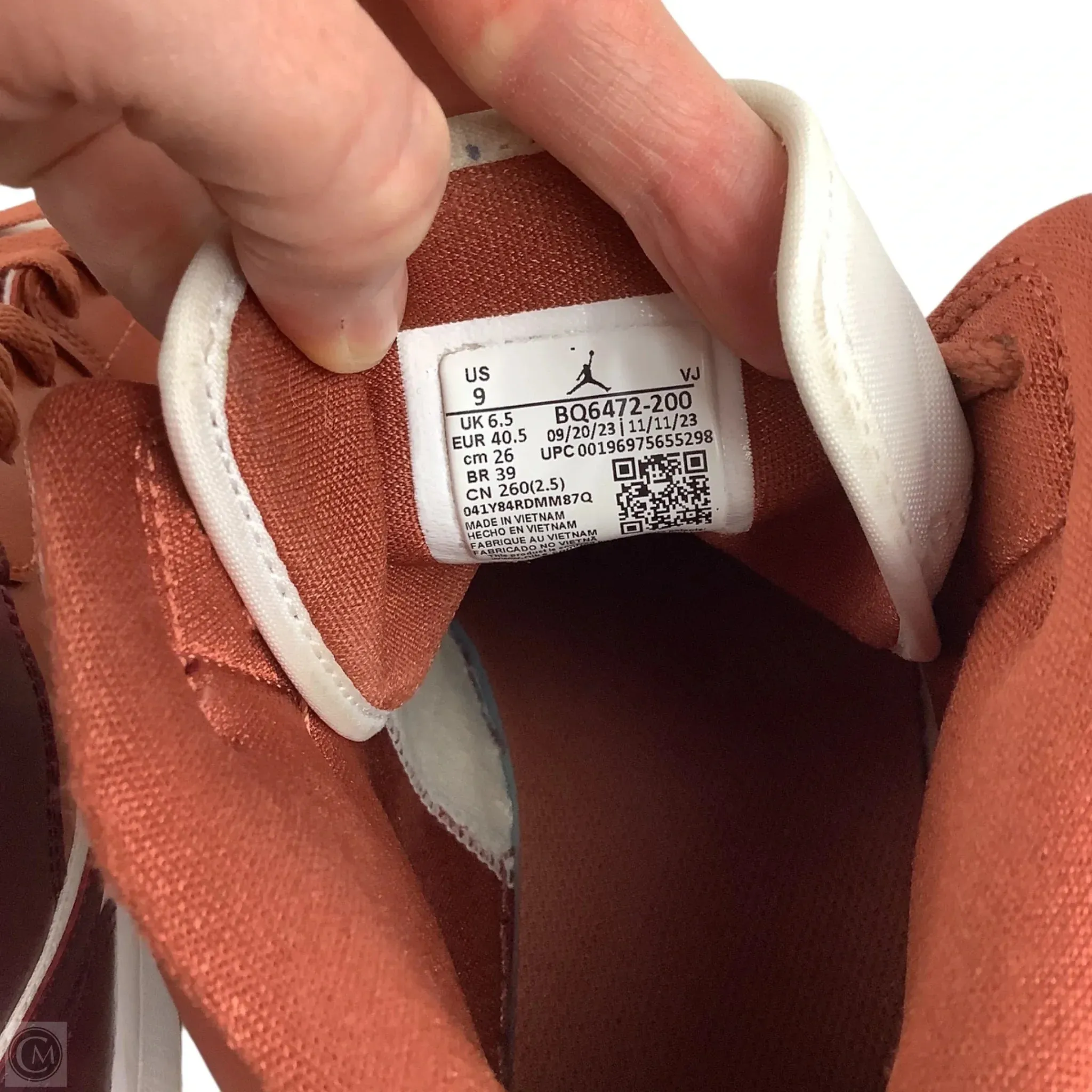 Shoes Sneakers By Nike In Brown, Size: 9
