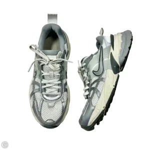 Shoes Sneakers By Nike In Grey, Size: 8.5