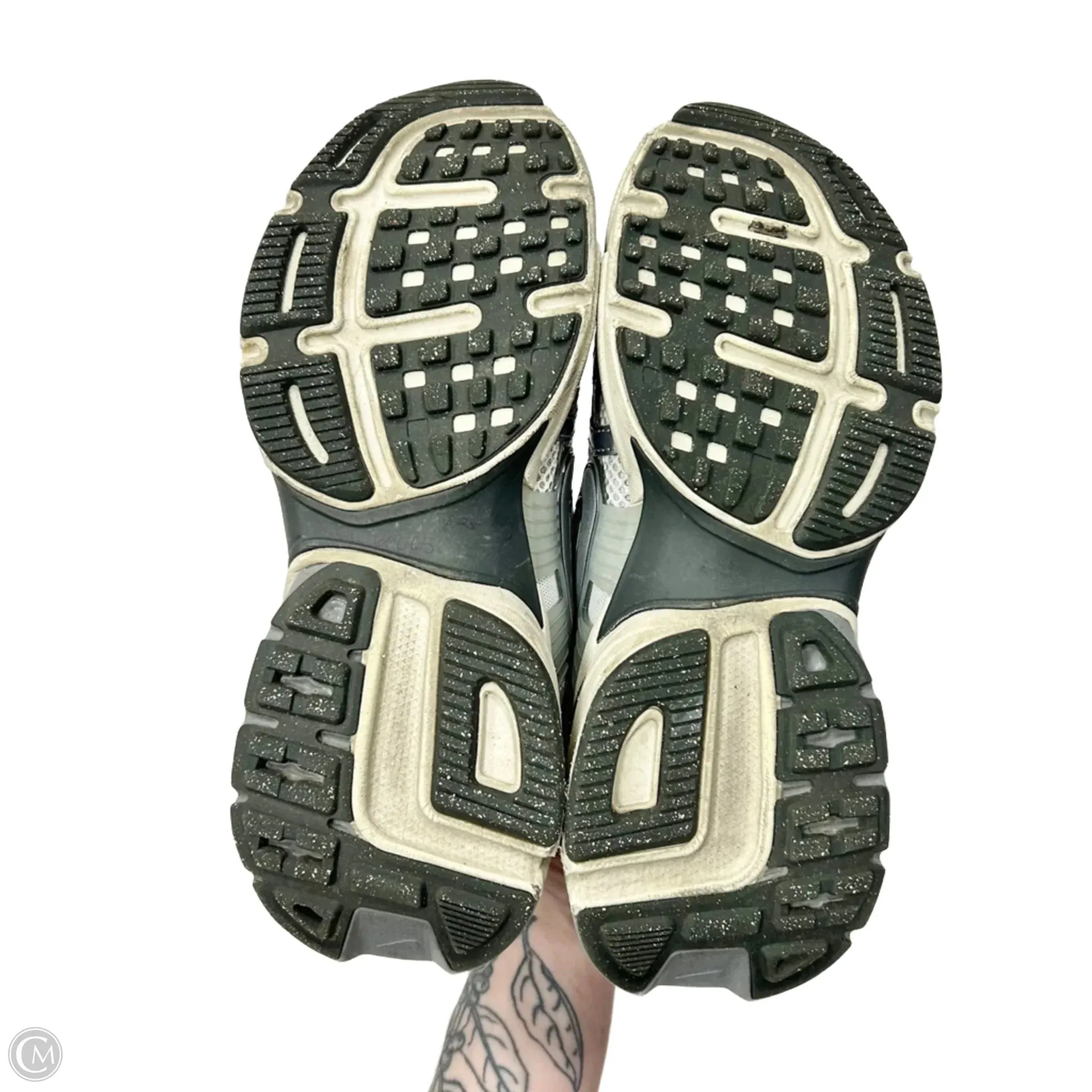 Shoes Sneakers By Nike In Grey, Size: 8.5