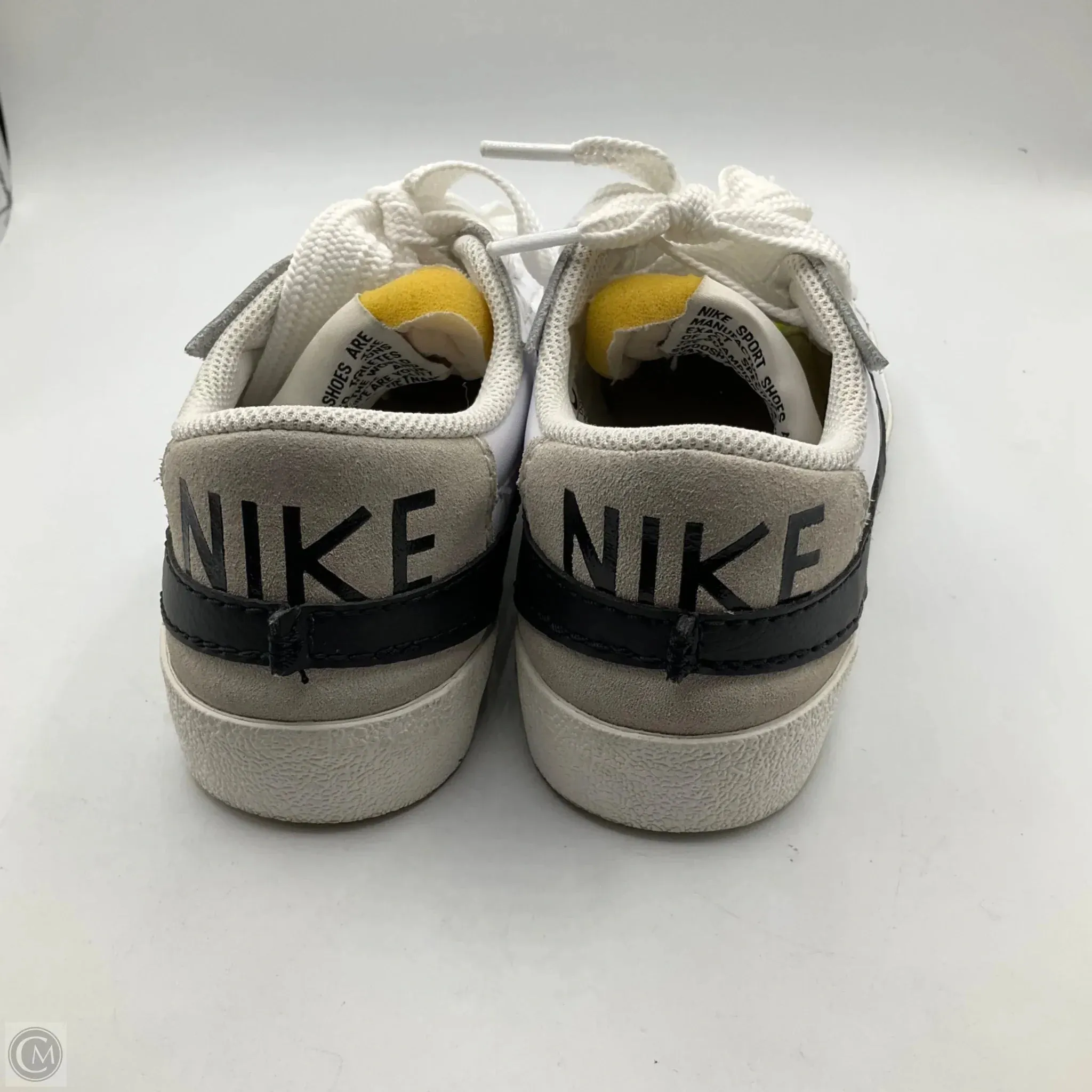 Shoes Sneakers By Nike In White, Size: 7.5