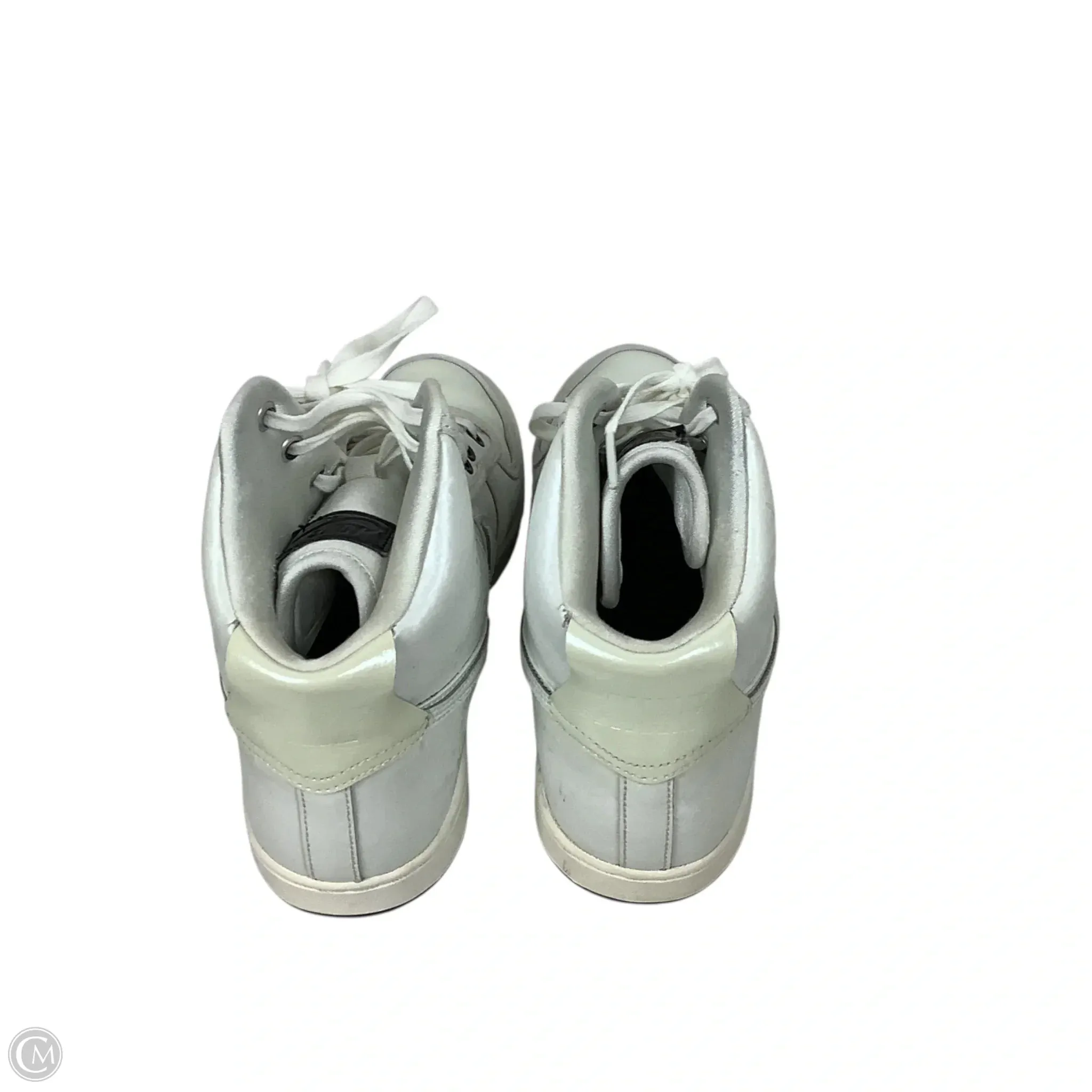 Shoes Sneakers By Nike In White, Size: 7