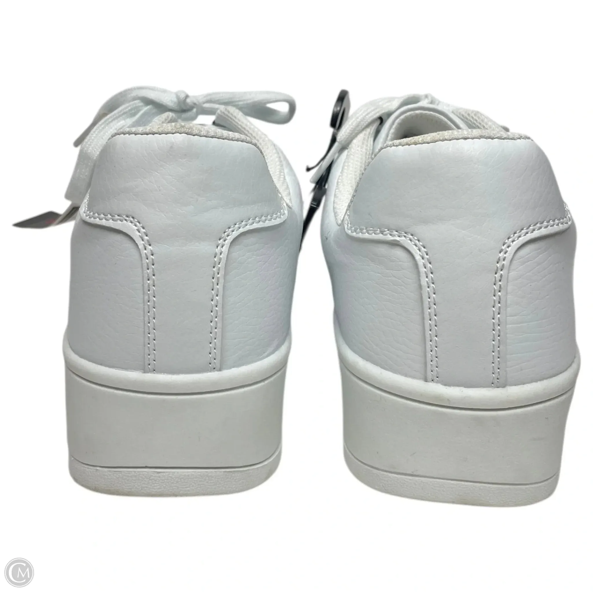 Shoes Sneakers By No Boundaries In White, Size: 10