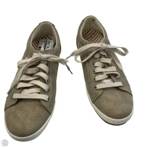 Shoes Sneakers By Taos In Grey, Size: 8.5