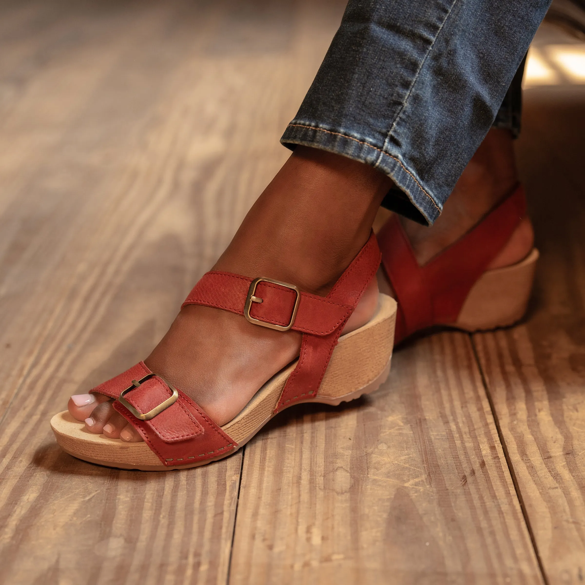Trinity Cayenne Burnished Nubuck Dansko